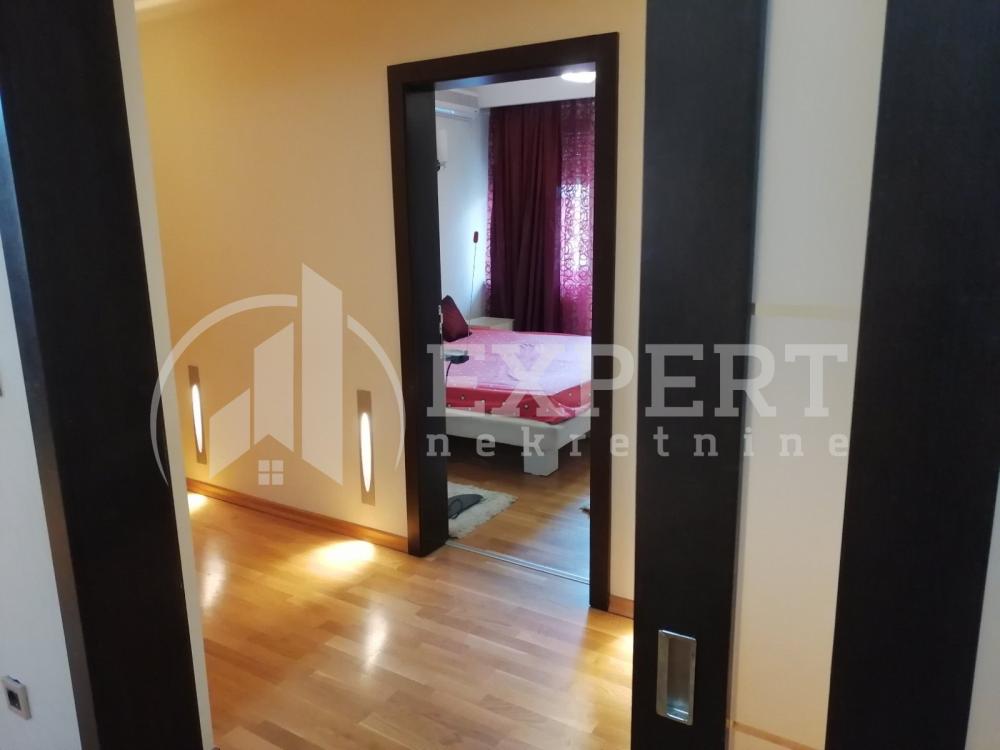 Slika 4 - Milana Rakića, Četvorosoban stan za izdavanje, 150m2, 900€