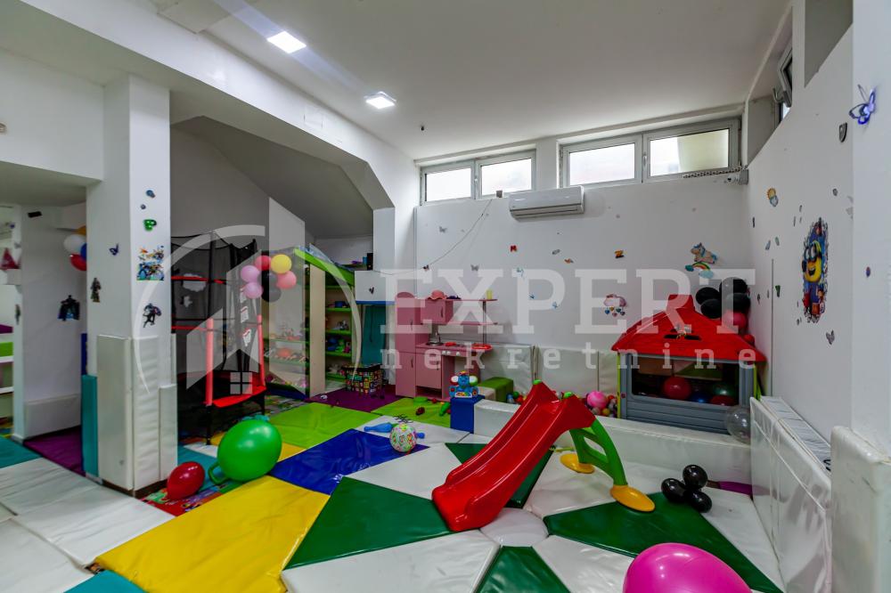 Slika 3 - Vojvode Vuka,  Lokal na prodaju, 140m2, 260.000€