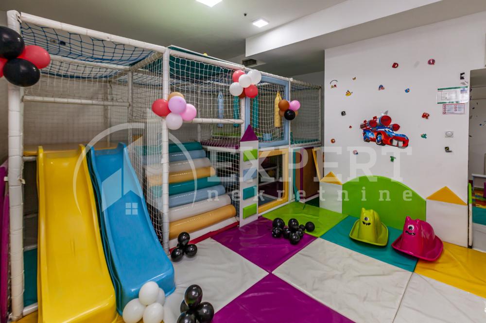 Slika 2 - Vojvode Vuka,  Lokal na prodaju, 140m2, 260.000€