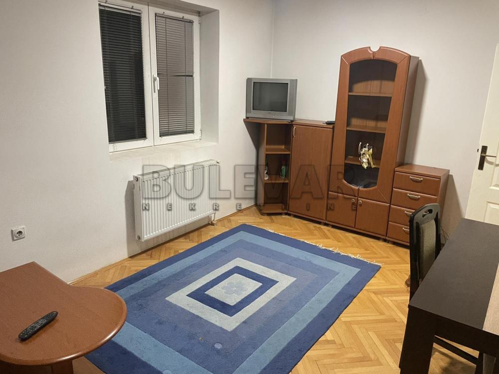 Slika 1 - Zelengorska, Jednoiposoban stan za izdavanje, 45m2, 300€