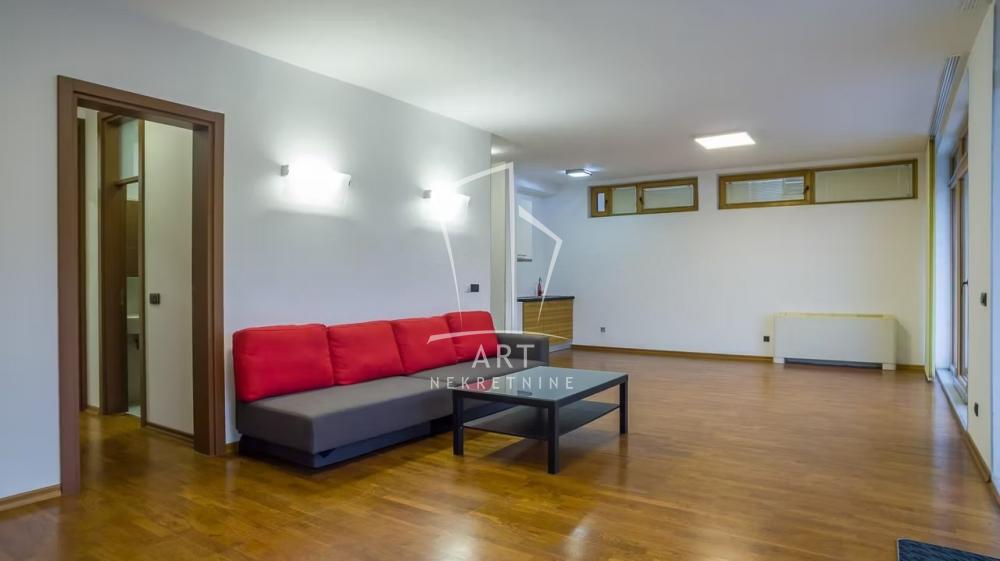 Slika 3 - Teodora Drajzera, Kuća za izdavanje, 271m2, 6.000€