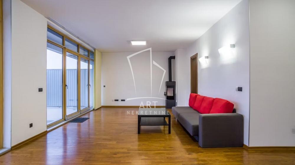 Slika 4 - Teodora Drajzera, Kuća za izdavanje, 271m2, 6.000€