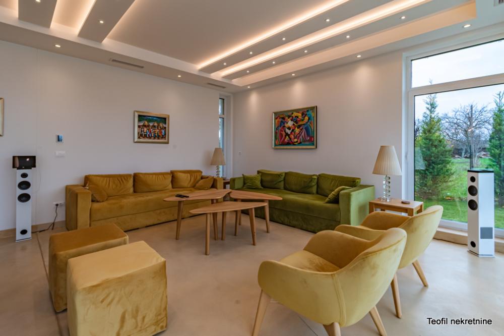 Slika 1 - Vere Miščević,  Kuća na prodaju, 380m2, 750.000€