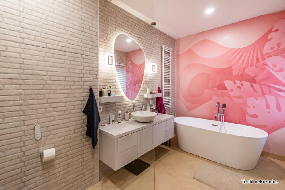 Slika 9 - Vere Miščević,  Kuća na prodaju, 380m2, 750.000€