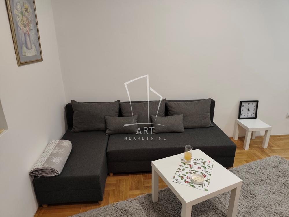 Slika 1 - Voje Veljkovića, Dvosoban stan za izdavanje, 31m2, 450€