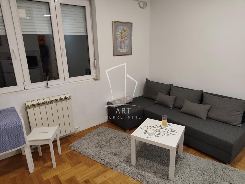 Glavna slika -Voje Veljkovića, Dvosoban stan za izdavanje, 31m2, 450€