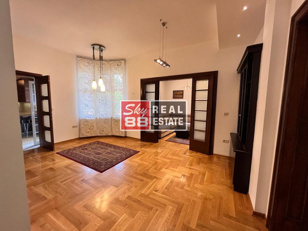 Glavna slika -Četvorosoban stan za izdavanje, 130m2, 2.600€