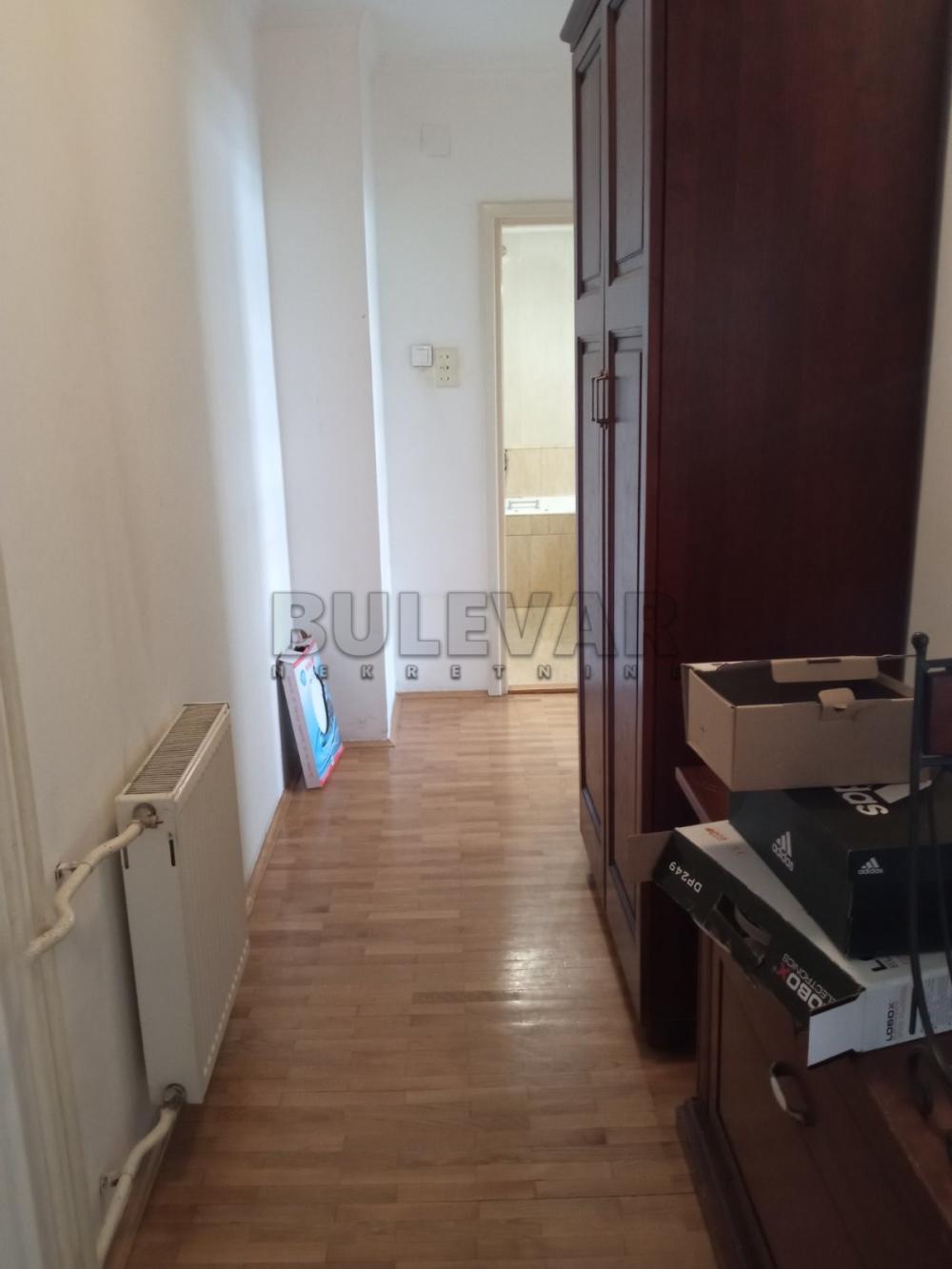 Slika 8 - Trg učitelja Tase, Dvosoban stan za izdavanje, 62m2, 300€