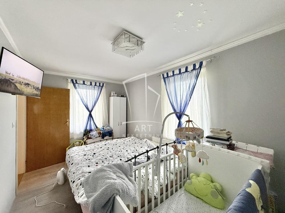 Slika 9 - Ilije Petrovića,  Kuća na prodaju, 165m2, 110.000€