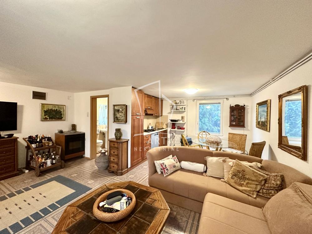Slika 3 - Lazarevačka,  Kuća na prodaju, 181m2, 299.900€