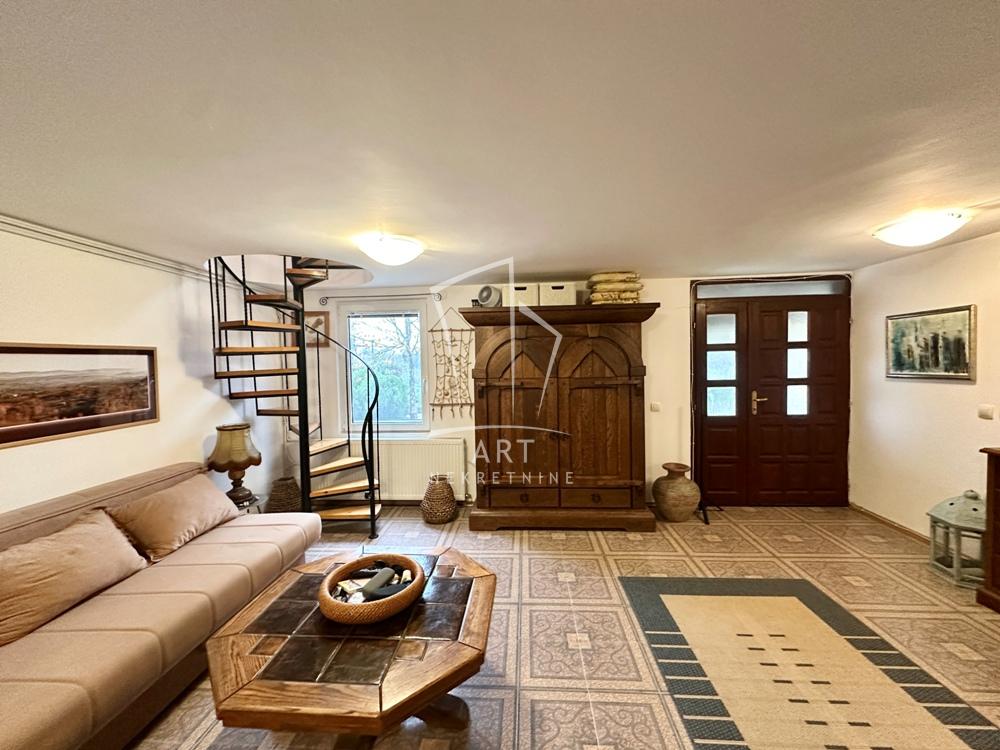 Slika 4 - Lazarevačka,  Kuća na prodaju, 181m2, 299.900€