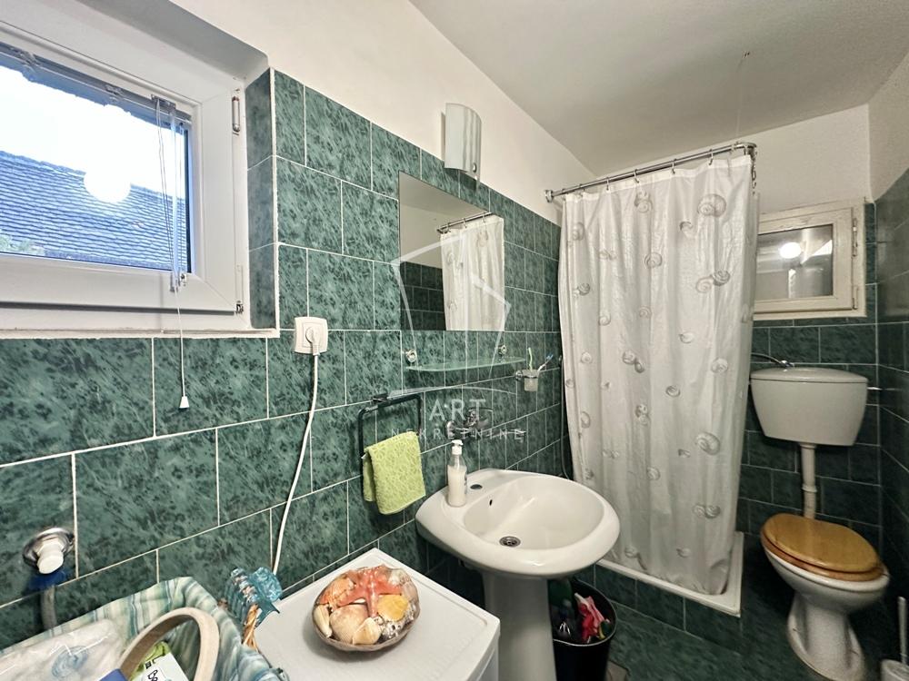 Slika 6 - Lazarevačka,  Kuća na prodaju, 181m2, 299.900€