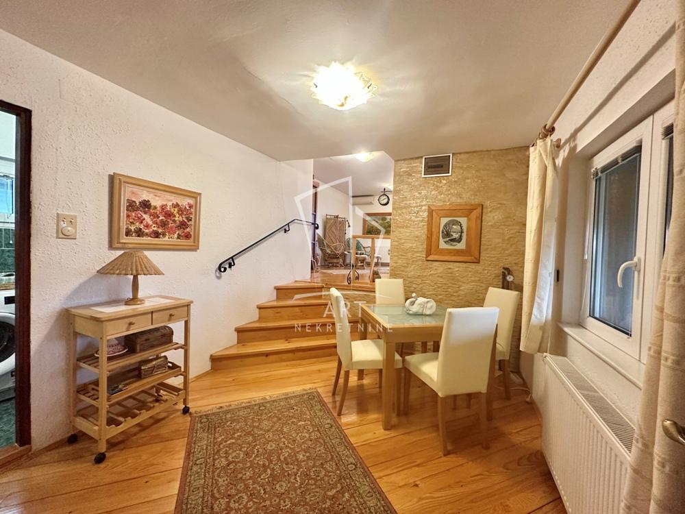 Slika 7 - Lazarevačka,  Kuća na prodaju, 181m2, 299.900€
