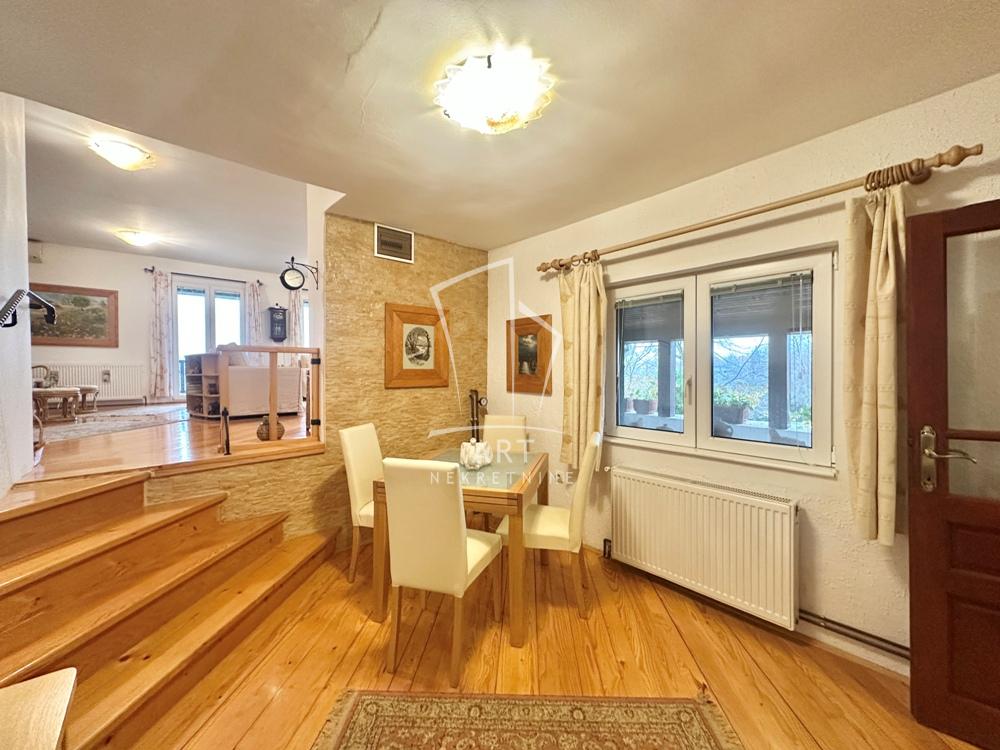 Slika 10 - Lazarevačka,  Kuća na prodaju, 181m2, 299.900€