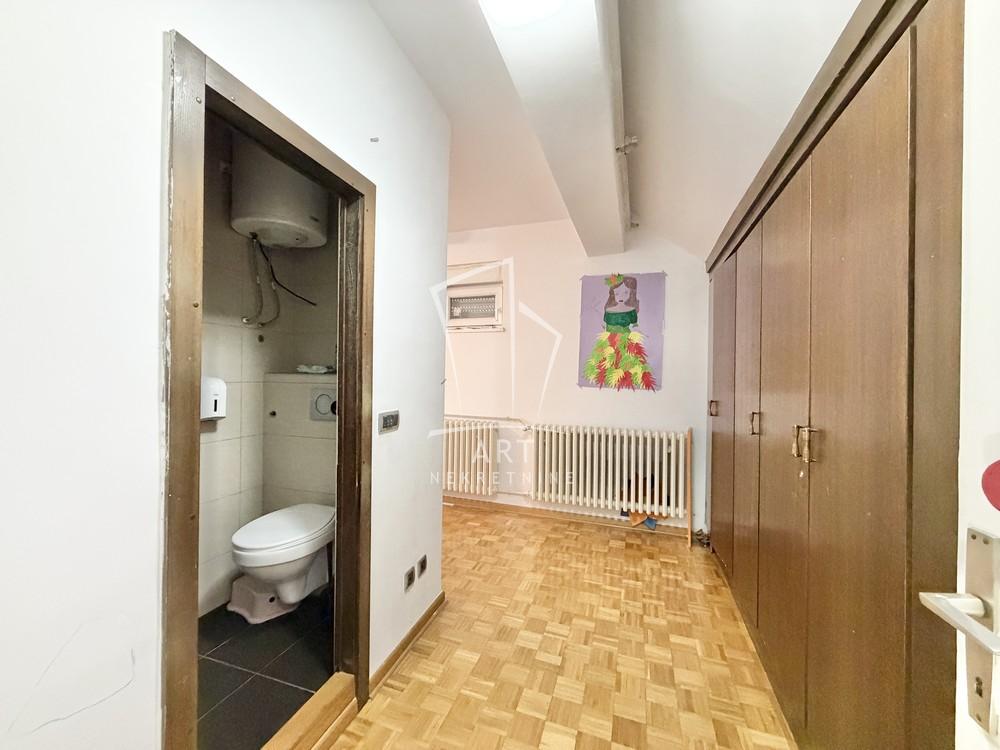 Slika 9 - Miloja Pavlovića,  Kuća na prodaju, 242m2, 380.000€