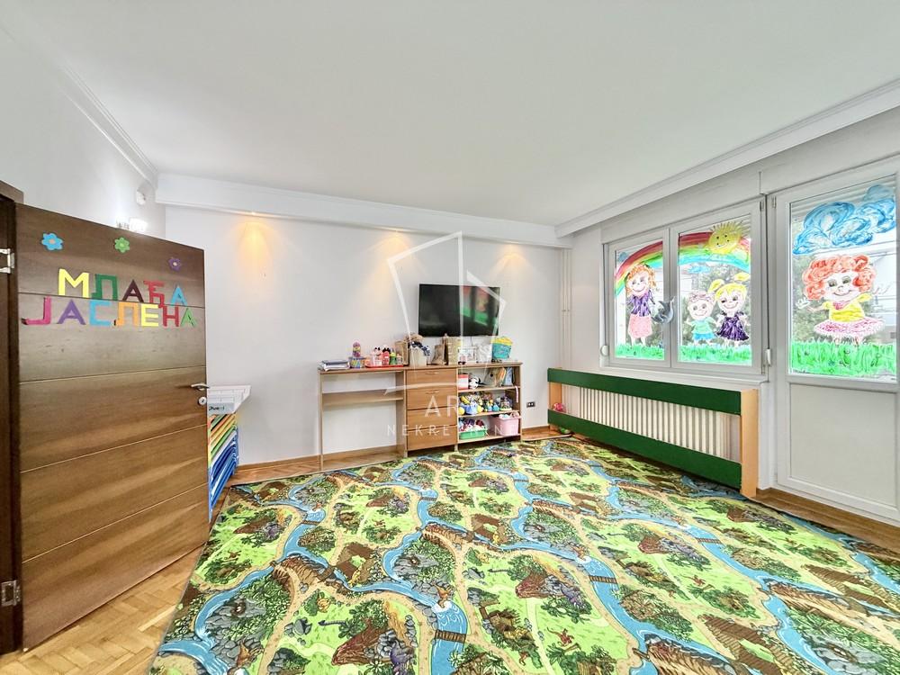 Slika 1 - Miloja Pavlovića,  Kuća na prodaju, 242m2, 380.000€