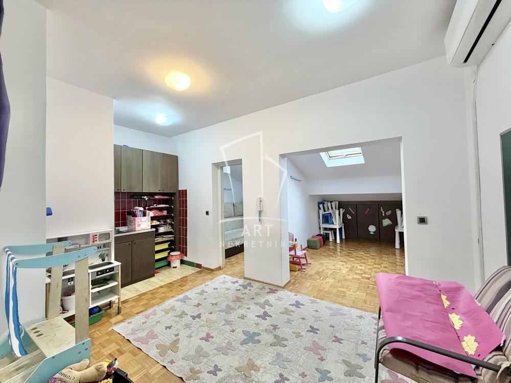 Slika 5 - Miloja Pavlovića,  Kuća na prodaju, 242m2, 380.000€