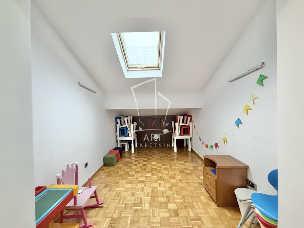 Slika 7 - Miloja Pavlovića,  Kuća na prodaju, 242m2, 380.000€