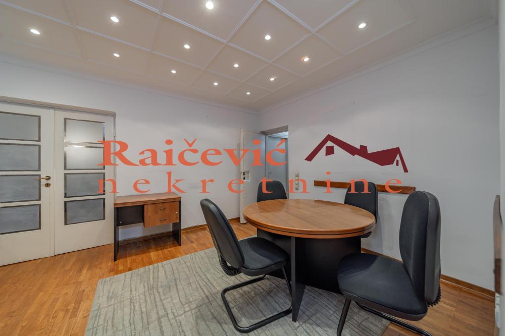 Slika 1 - Bulevar Mihajla Pupina,  Lokal za izdavanje, 58m2, 700€