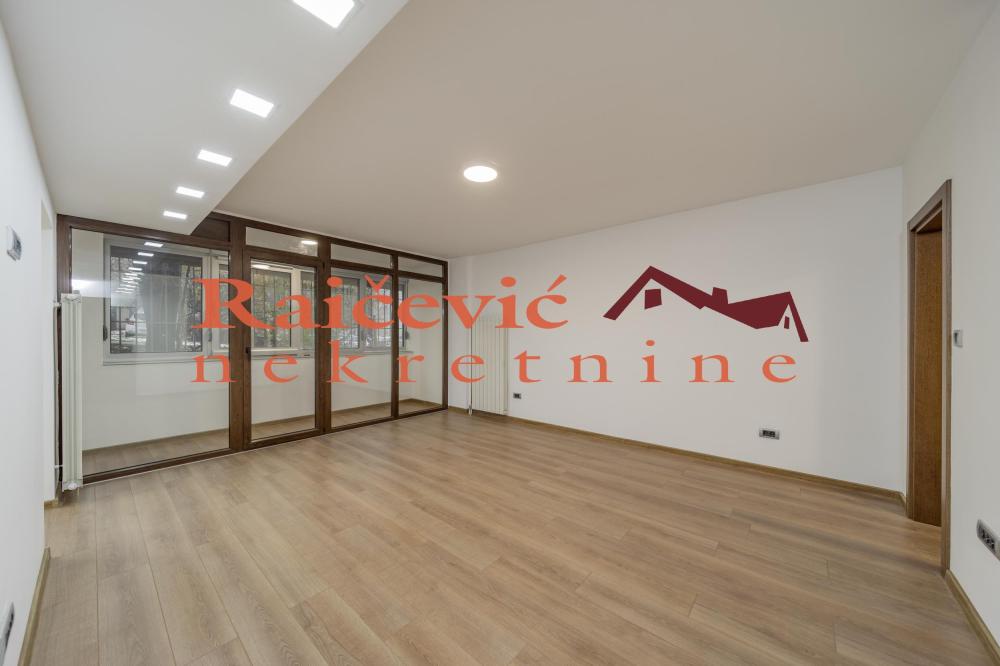 Slika 1 - Ratka Mitrovica, Dvoiposoban stan na prodaju, 70m2, 210.000€