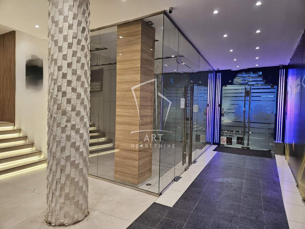 Slika 1 - Terazije,  Lokal za izdavanje, 33m2, 1.300€