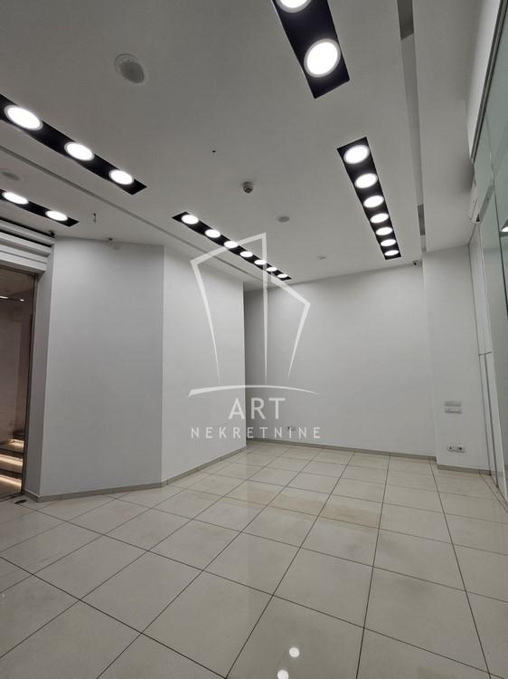 Slika 6 - Terazije,  Lokal za izdavanje, 33m2, 1.300€