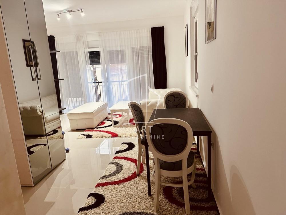 Glavna slika -Kraljice Marije, Dvosoban stan za izdavanje, 188m2, 400€