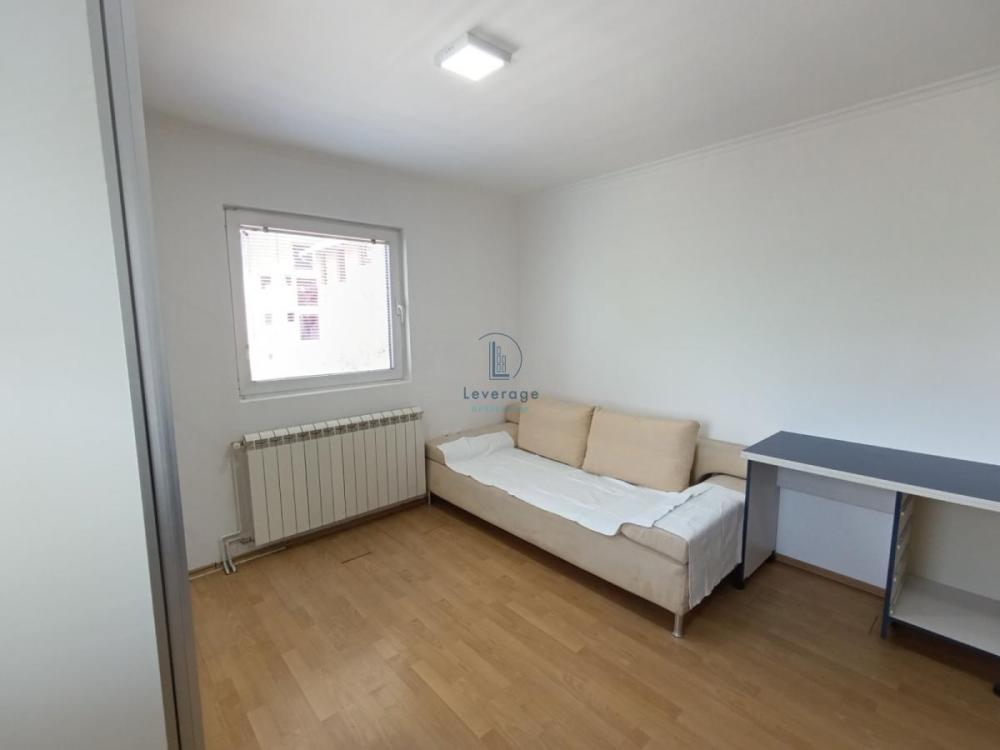 Slika 1 - Sime Matavulja, Jednoiposoban stan za izdavanje, 55m2, 400€