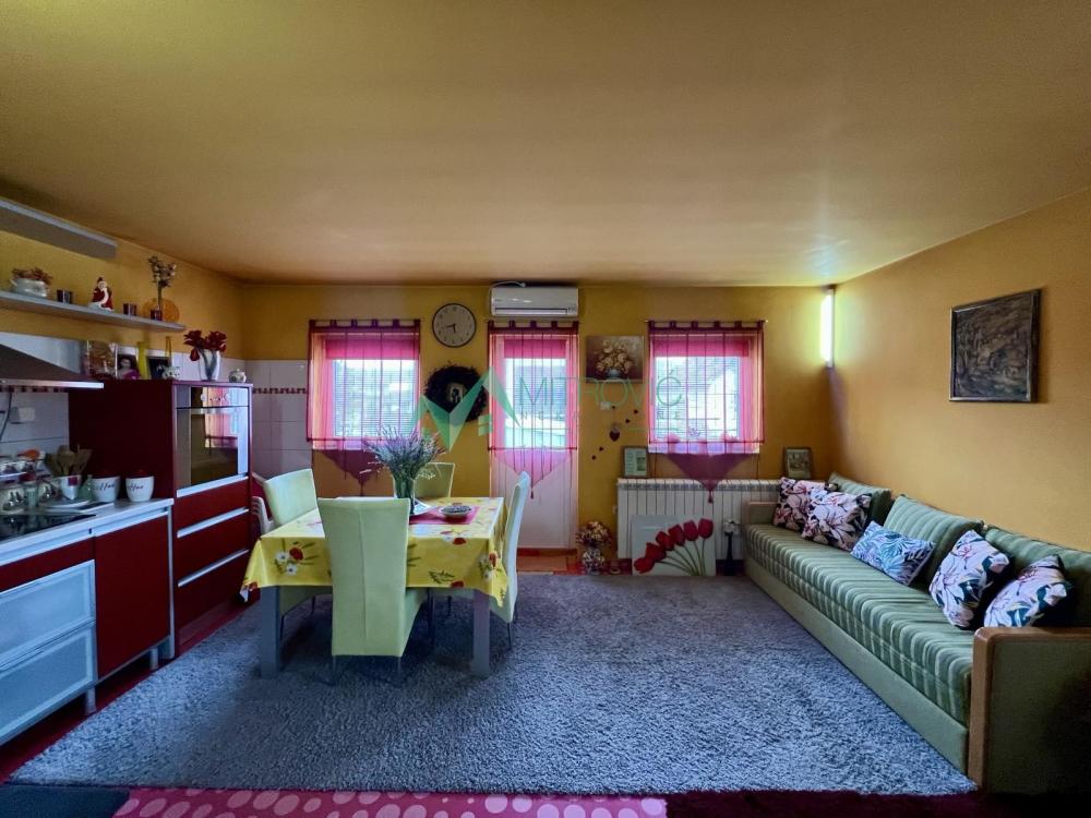 Slika 1 -  Kuća na prodaju, 171m2, 185.400€