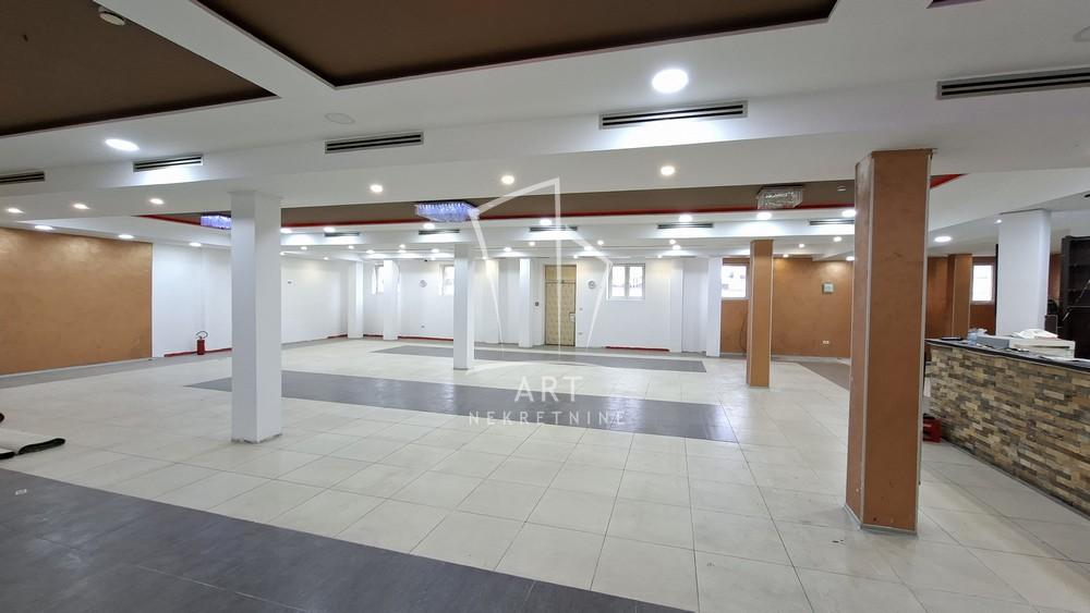 Slika 3 - Surčinska,  Lokal za izdavanje, 400m2, 4.000€