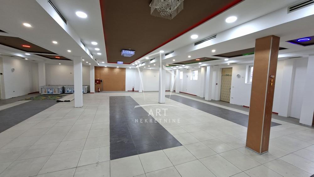 Slika 5 - Surčinska,  Lokal za izdavanje, 400m2, 4.000€