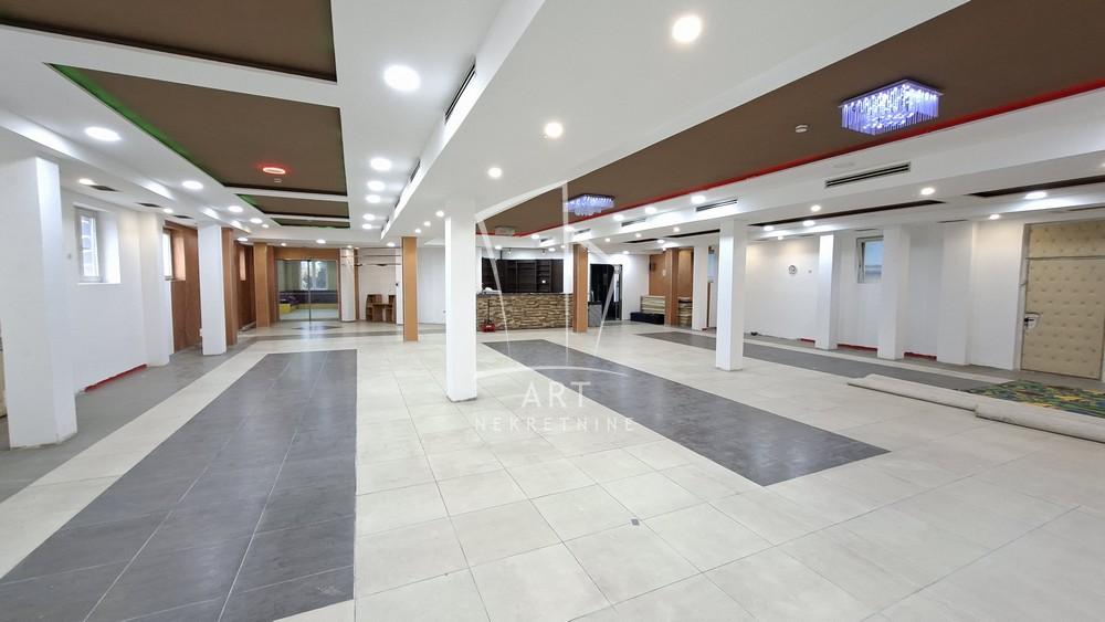 Slika 7 - Surčinska,  Lokal za izdavanje, 400m2, 4.000€