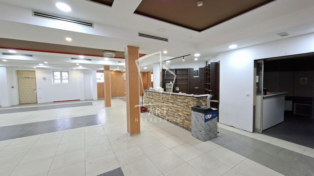 Slika 8 - Surčinska,  Lokal za izdavanje, 400m2, 4.000€