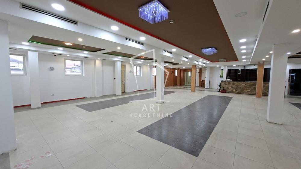 Glavna slika -Surčinska,  Lokal za izdavanje, 400m2, 4.000€