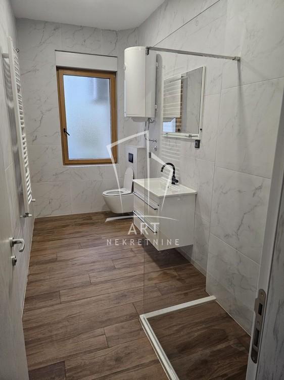 Slika 10 - Bulevar Kralja Aleksandra,  Lokal za izdavanje, 103m2, 1.500€