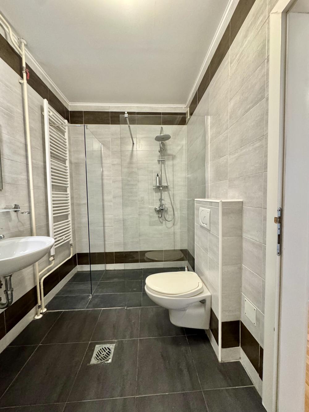 Slika 7 - Golubacka 7, Trosoban stan za izdavanje, 88m2, 1.500€