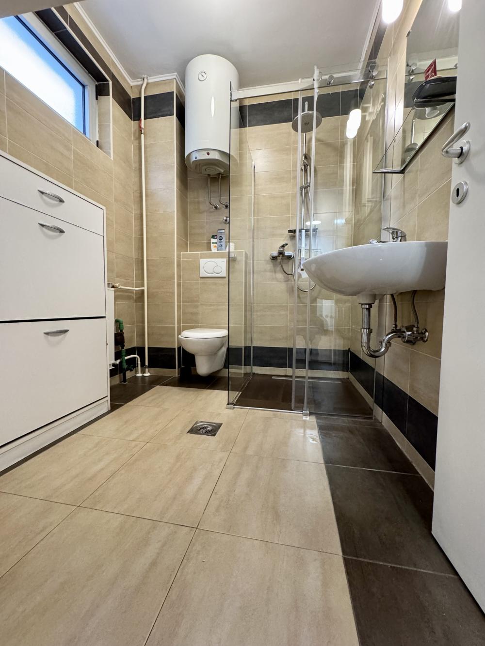 Slika 4 - Golubacka 7, Trosoban stan za izdavanje, 88m2, 1.500€