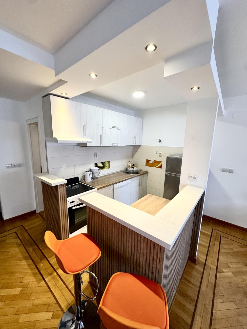 Slika 2 - Golubacka 7, Trosoban stan za izdavanje, 88m2, 1.500€