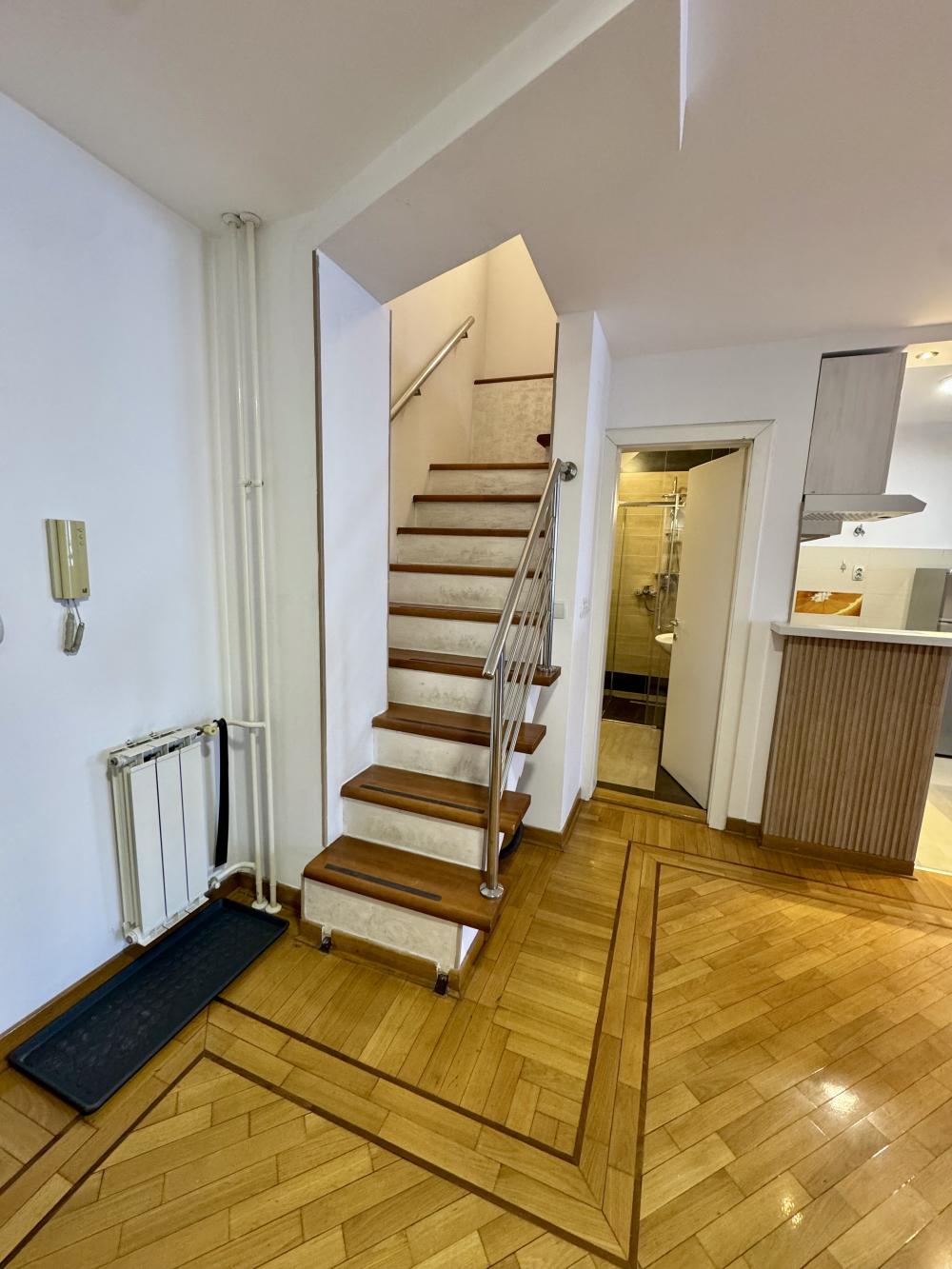 Slika 3 - Golubacka 7, Trosoban stan za izdavanje, 88m2, 1.500€