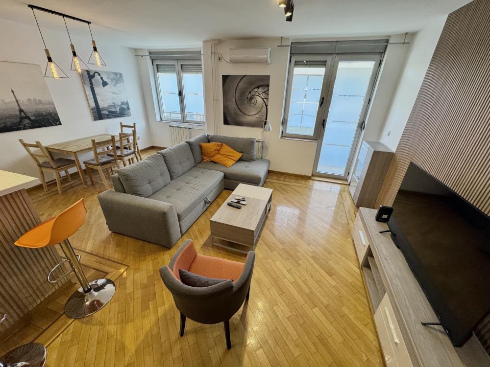 Glavna slika -Golubacka 7, Trosoban stan za izdavanje, 88m2, 1.500€