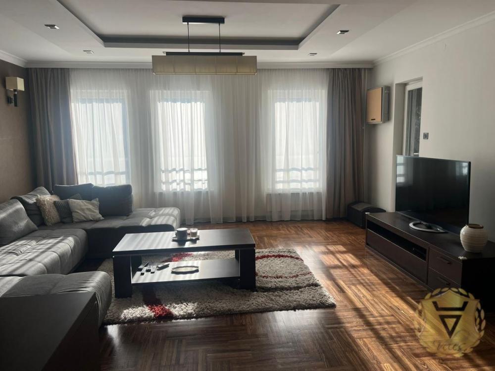 Glavna slika -Trosoban stan za izdavanje, 120m2, 1.400€