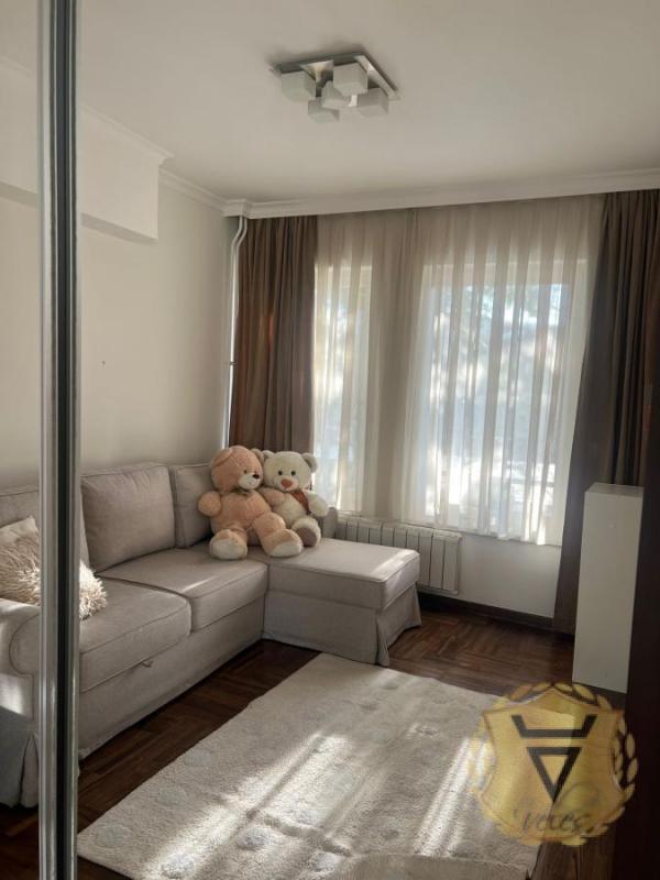 Slika 11 - Trosoban stan za izdavanje, 120m2, 1.400€