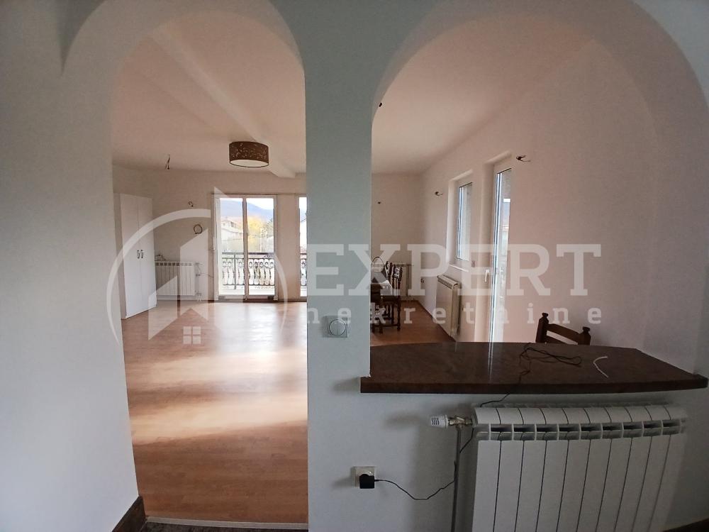 Slika 10 - Bulevar svetog cara,  Lokal za izdavanje, 152m2, 500€