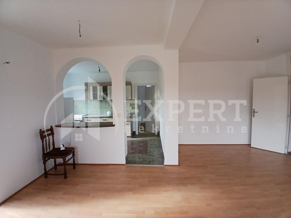 Slika 5 - Bulevar svetog cara,  Lokal za izdavanje, 152m2, 500€