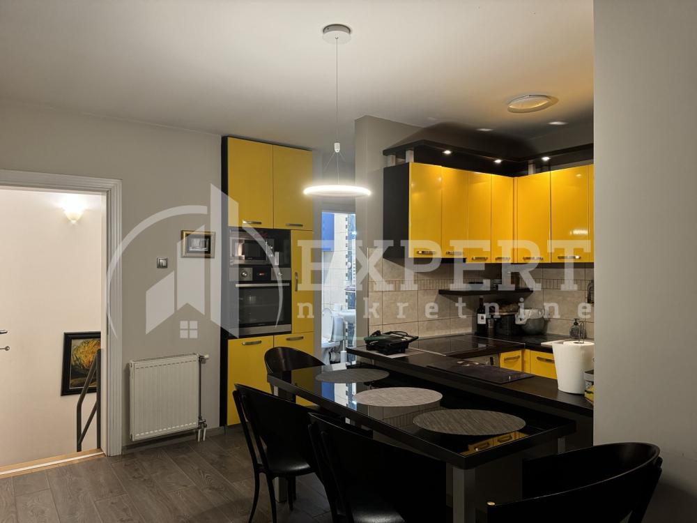 Slika 1 - Romanijska, Četvorosoban stan na prodaju, 150m2, 255.000€