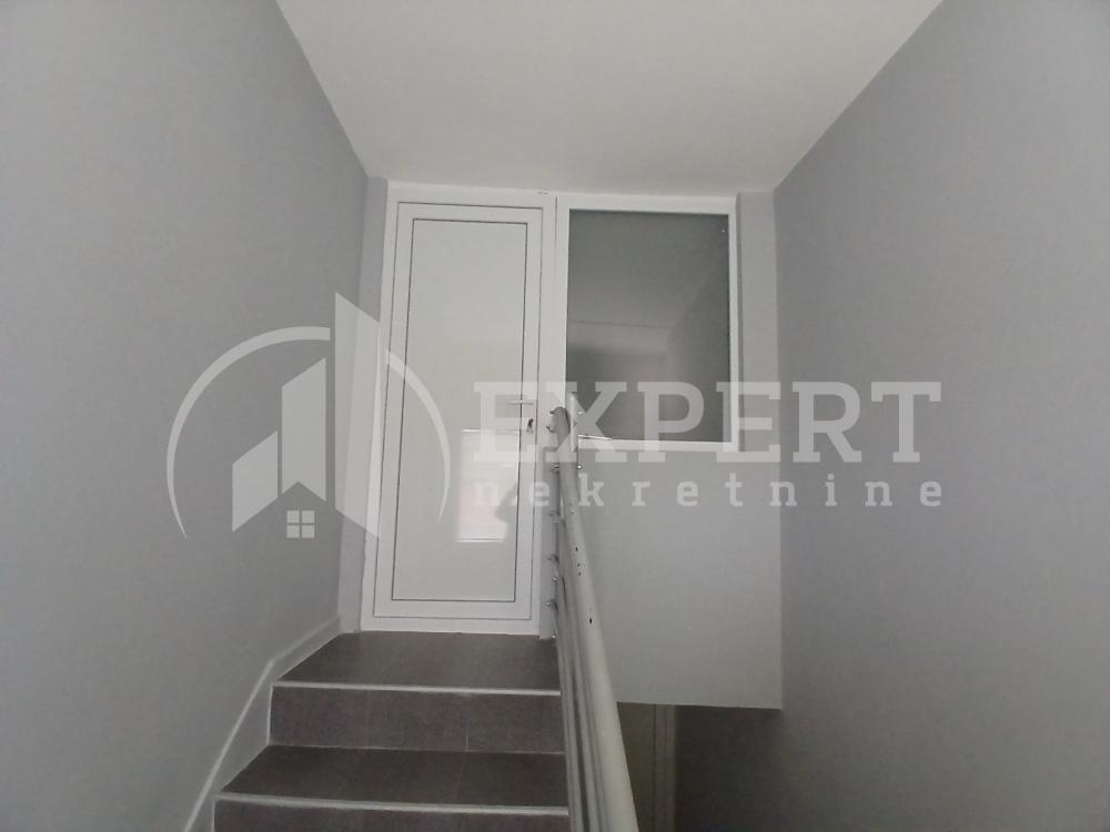 Slika 9 - Đerdapska, Četvorosoban stan na prodaju, 93m2, 125.000€