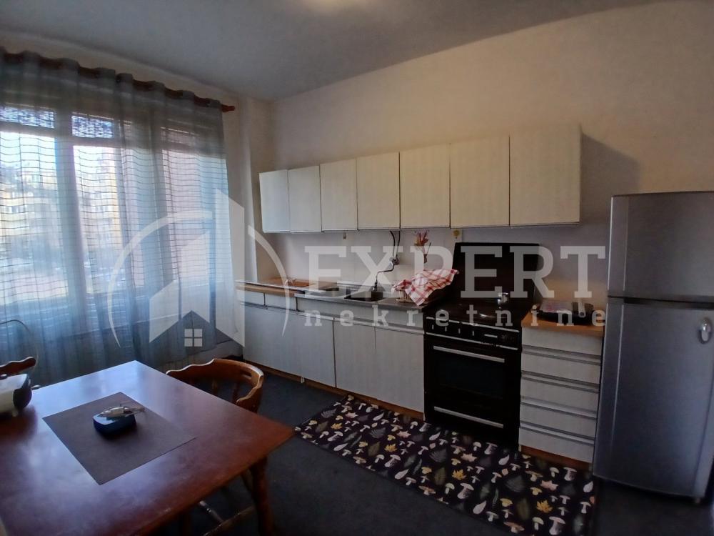 Slika 3 - Obrenovićeva, Dvosoban stan za izdavanje, 60m2, 300€