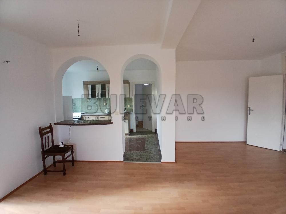 Slika 5 - Bulevar svetog cara,  Lokal za izdavanje, 152m2, 500€