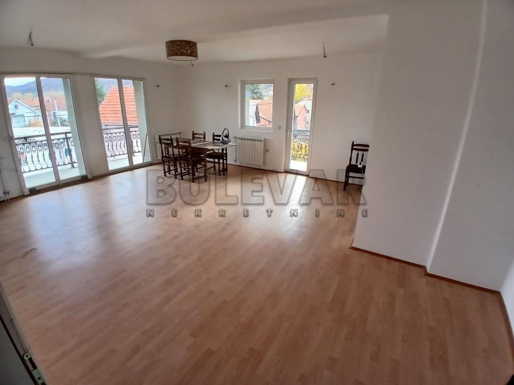 Glavna slika -Bulevar svetog cara,  Lokal za izdavanje, 152m2, 500€