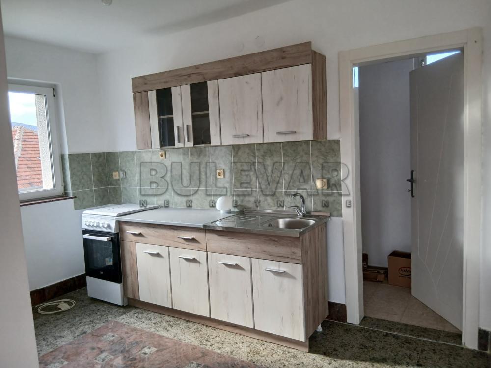 Slika 7 - Bulevar svetog cara,  Lokal za izdavanje, 152m2, 500€